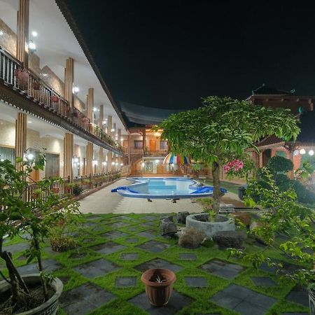 Sartini Inn Jogja Джокякарта Екстериор снимка