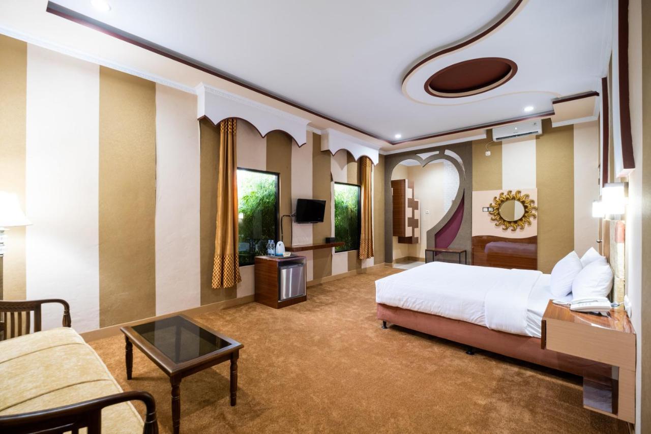Sartini Inn Jogja Джокякарта Екстериор снимка
