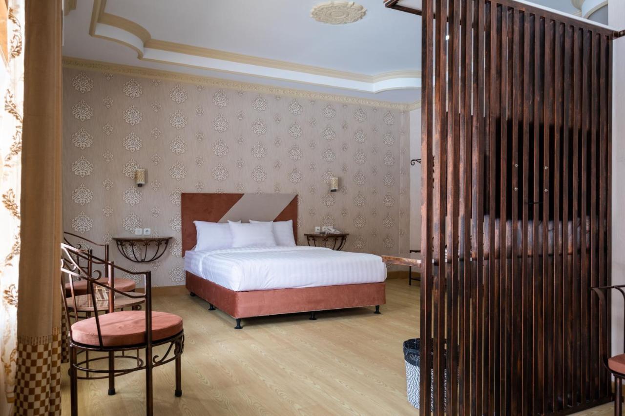 Sartini Inn Jogja Джокякарта Екстериор снимка