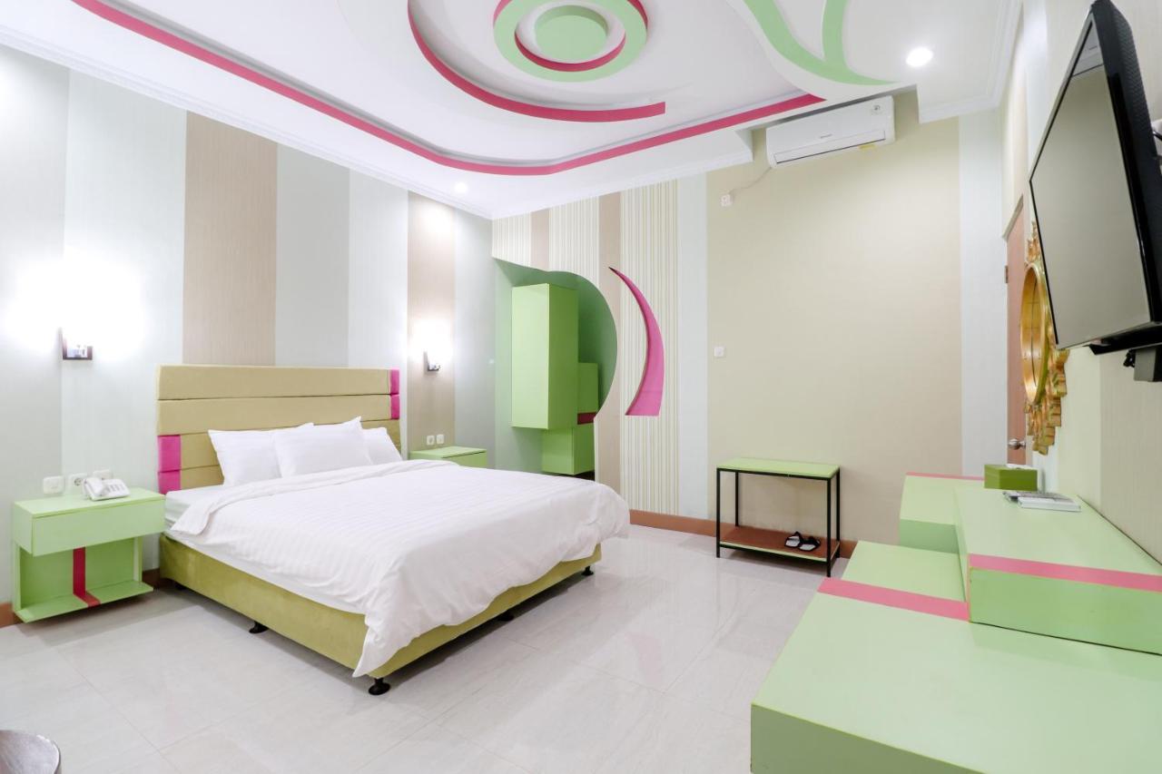 Sartini Inn Jogja Джокякарта Екстериор снимка