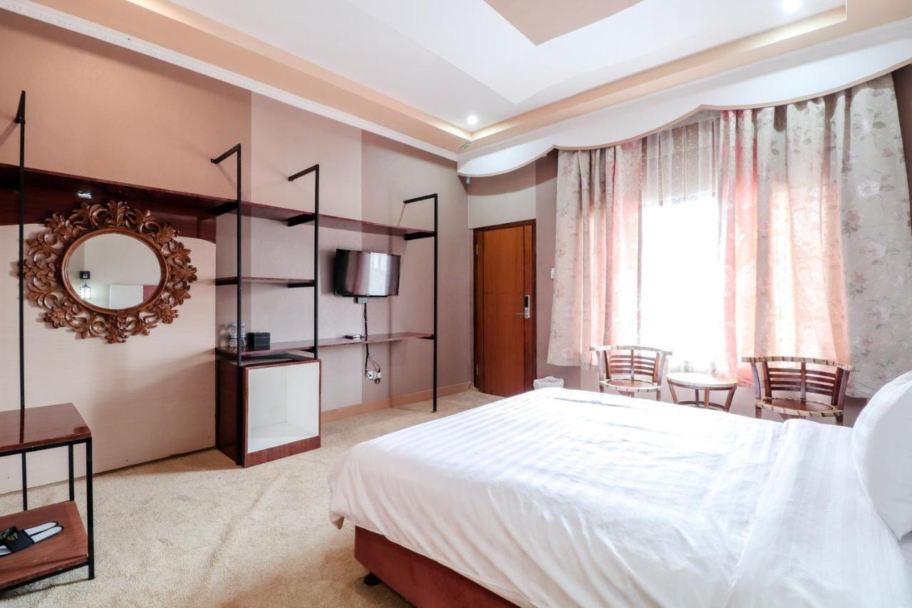 Sartini Inn Jogja Джокякарта Екстериор снимка