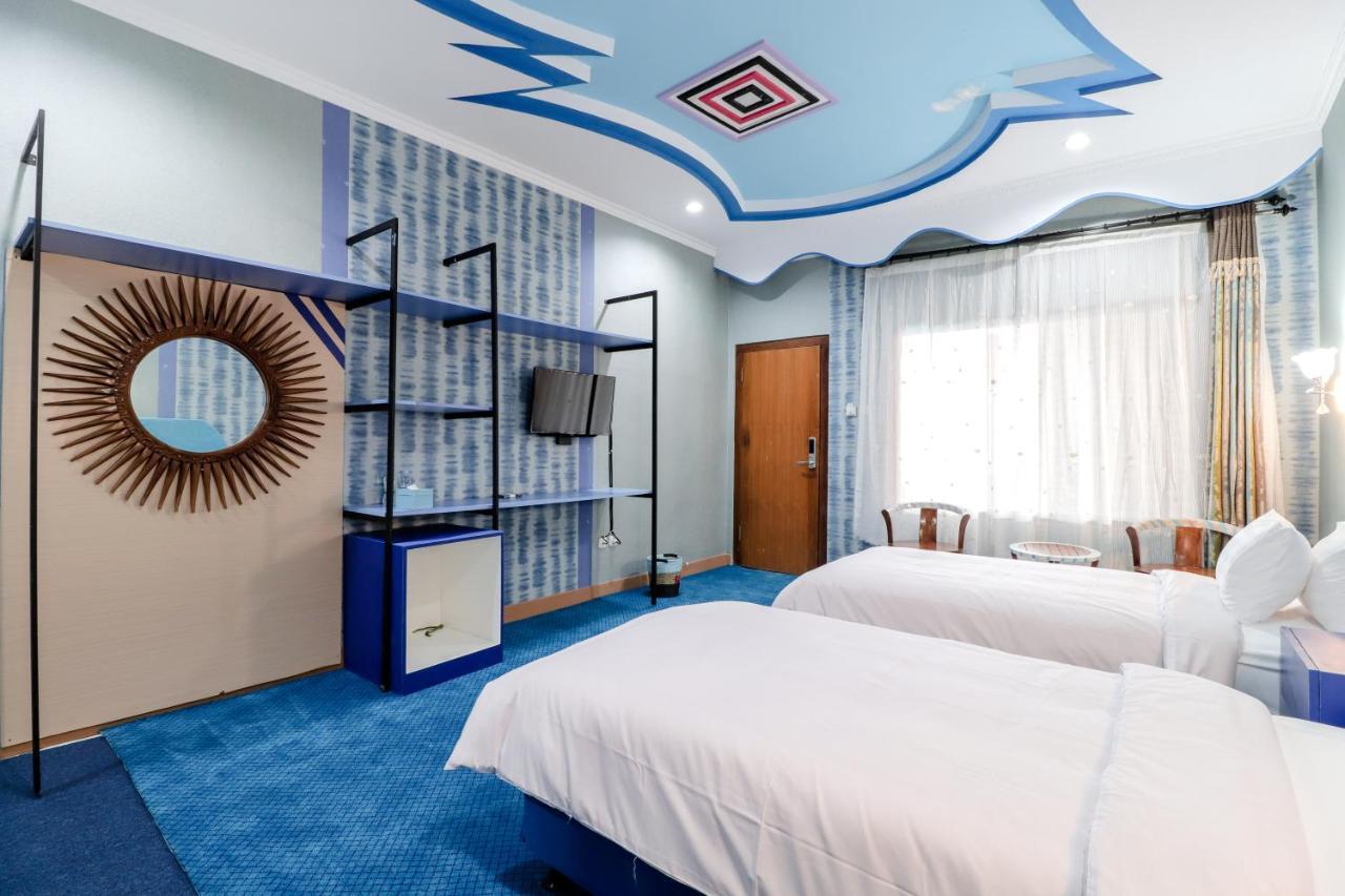 Sartini Inn Jogja Джокякарта Екстериор снимка