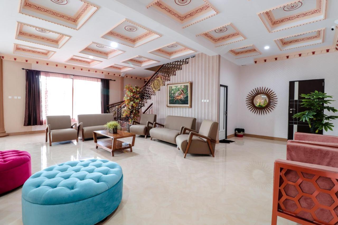 Sartini Inn Jogja Джокякарта Екстериор снимка