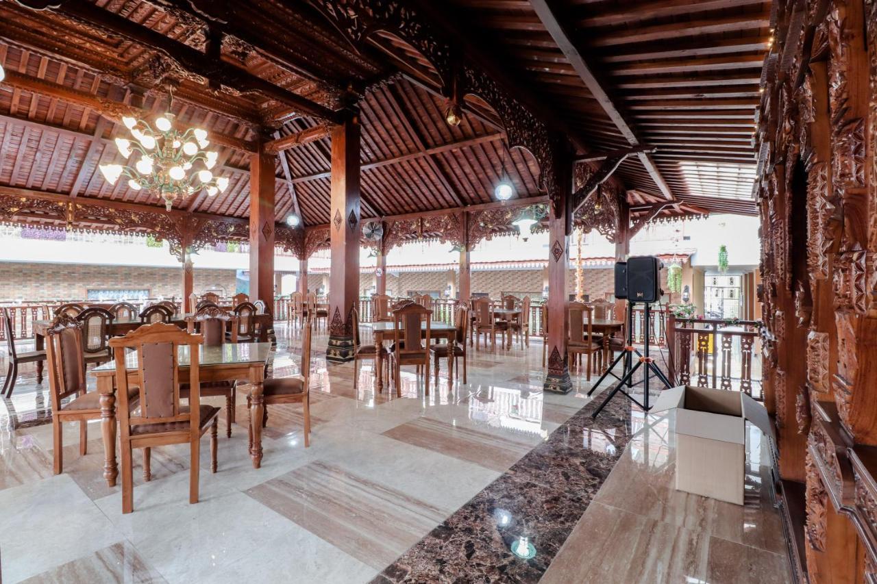 Sartini Inn Jogja Джокякарта Екстериор снимка
