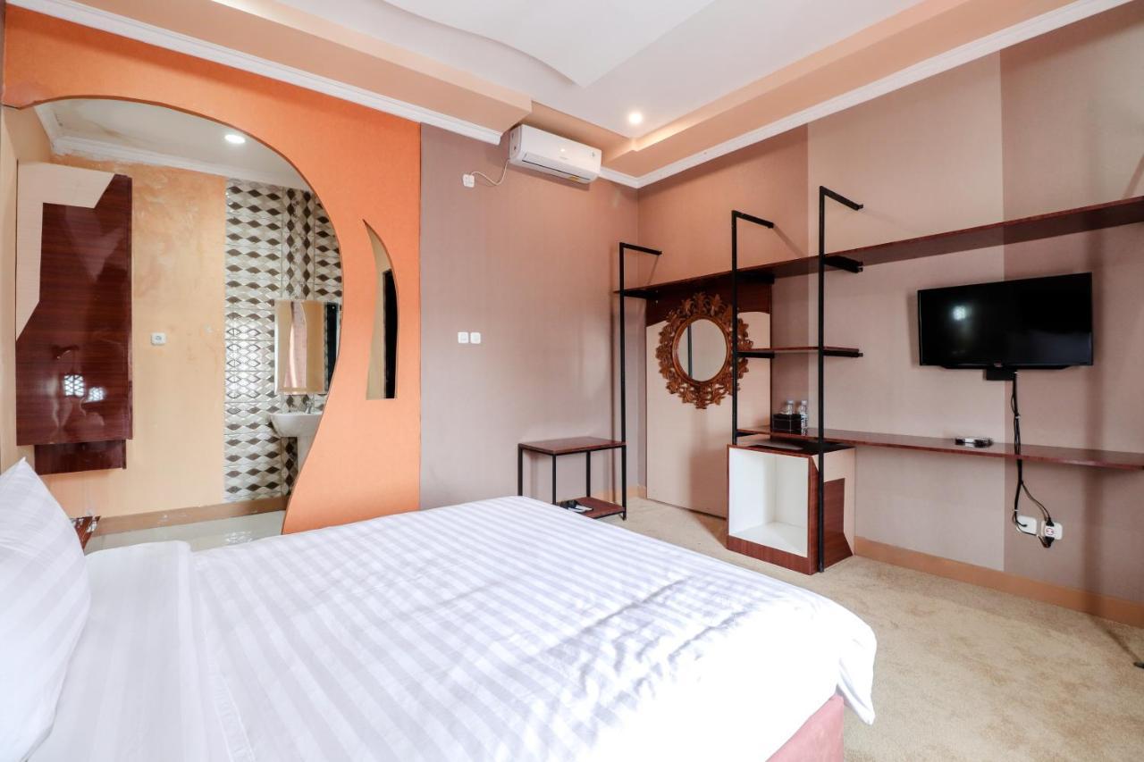 Sartini Inn Jogja Джокякарта Екстериор снимка