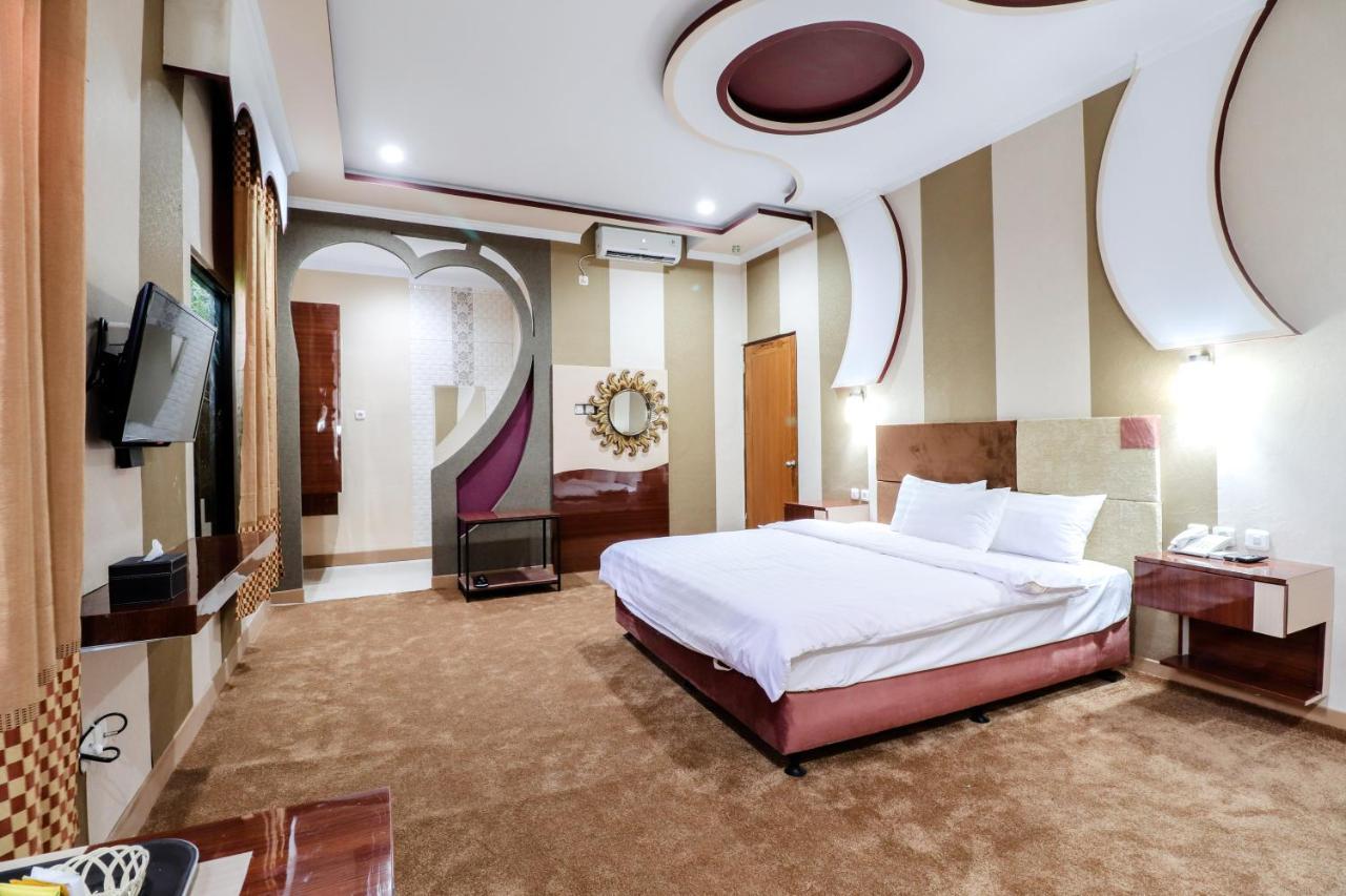 Sartini Inn Jogja Джокякарта Екстериор снимка