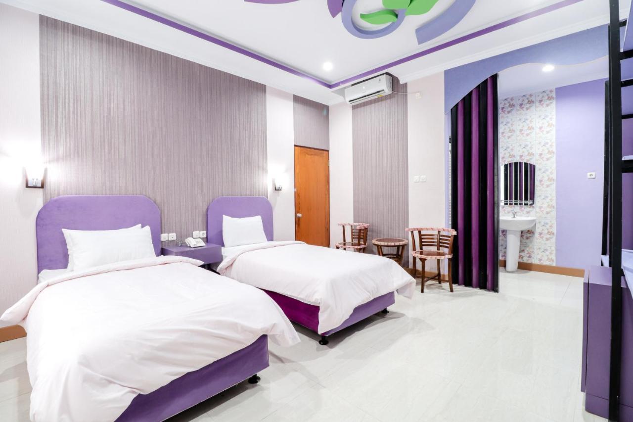 Sartini Inn Jogja Джокякарта Екстериор снимка