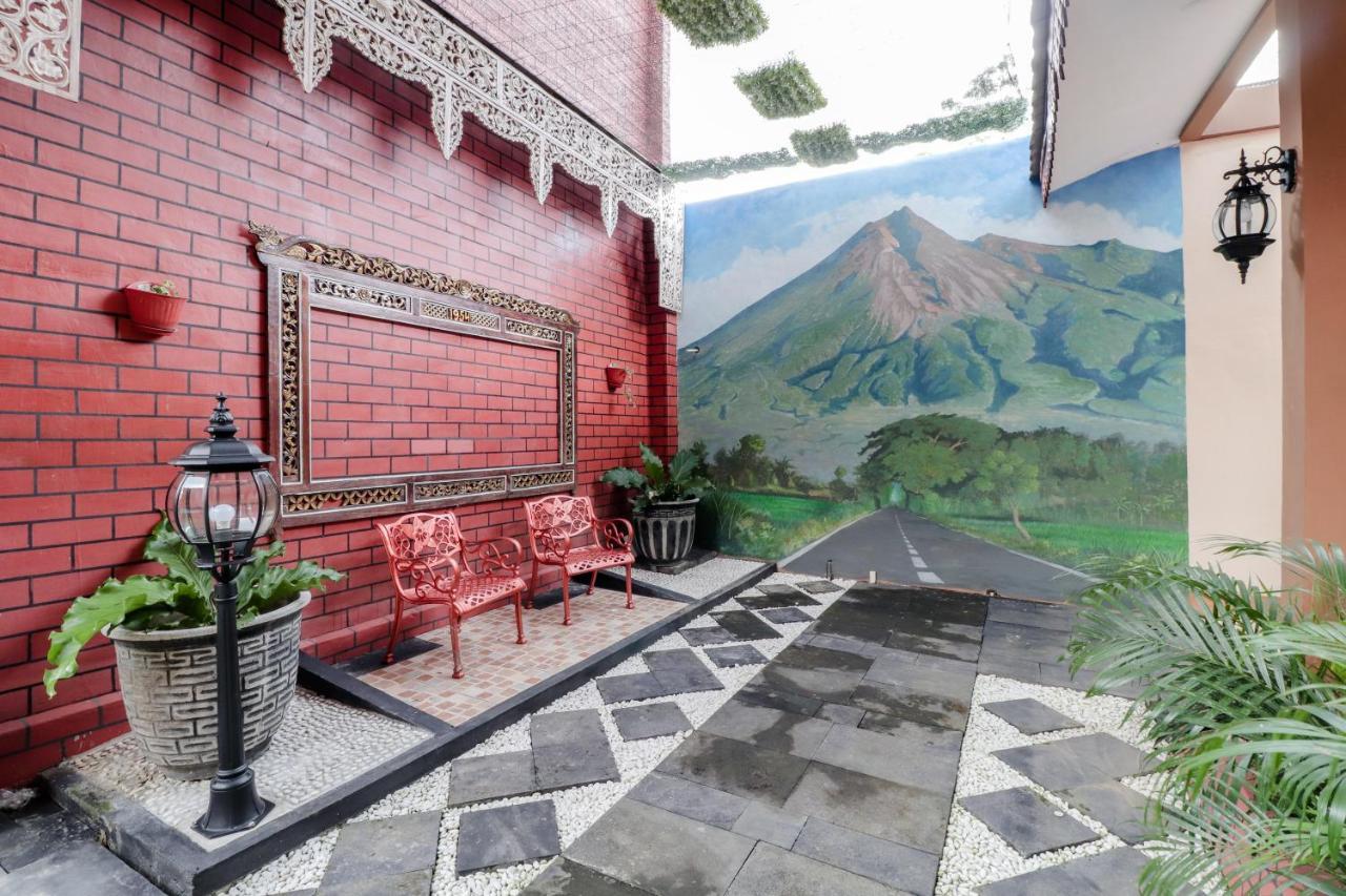 Sartini Inn Jogja Джокякарта Екстериор снимка